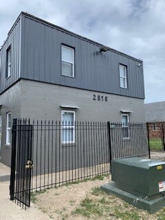 Primary Photo - 2814 W Jefferson St