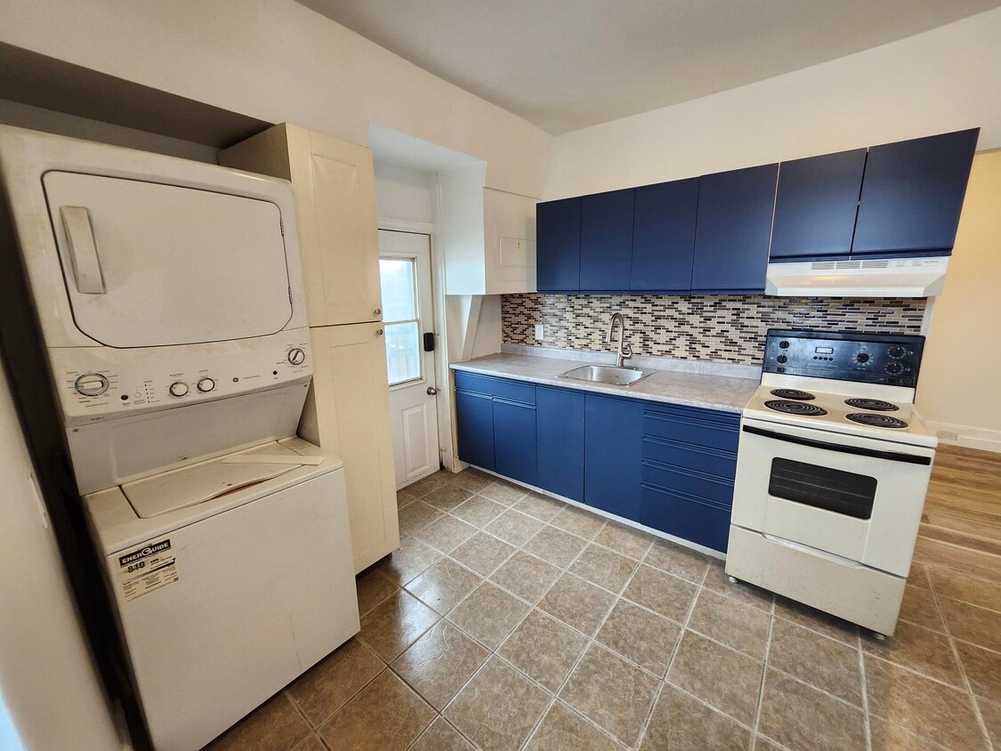 Primary Photo - 274 Duke St W