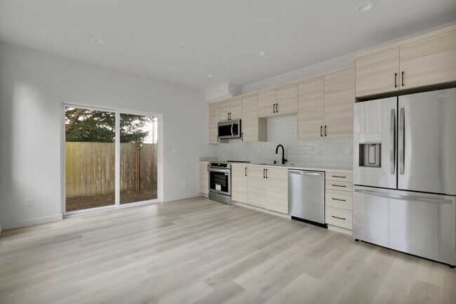 Foto del edificio - Brand-New Construction 2BR Townhome in Seaview