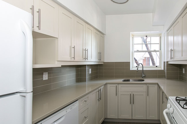 Building Photo - ATWATER APARTMENTS