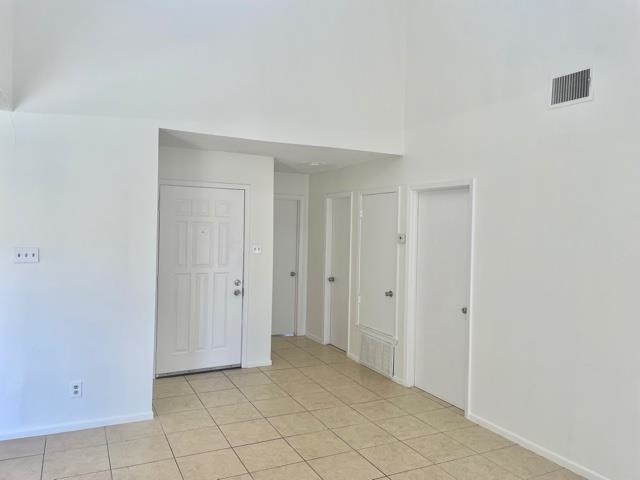 Foto del edificio - 100 Hillside Rd