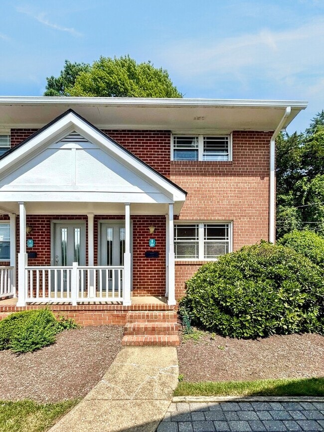 Building Photo - 3109 N Parham Rd