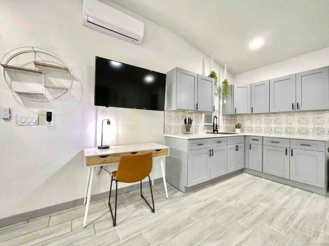 Foto del edificio - 1221 Corbett Ln