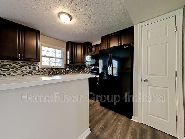 Foto del edificio - 6271 Valleyview Dr