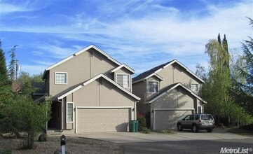 Building Photo - 3827 Cambridge Rd