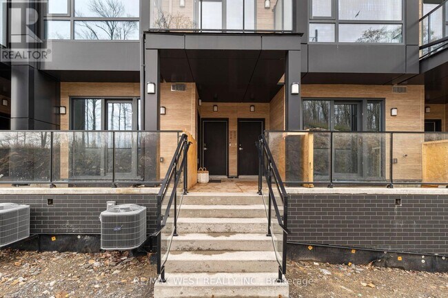 Photo du bâtiment - 119 Town Line Rd W