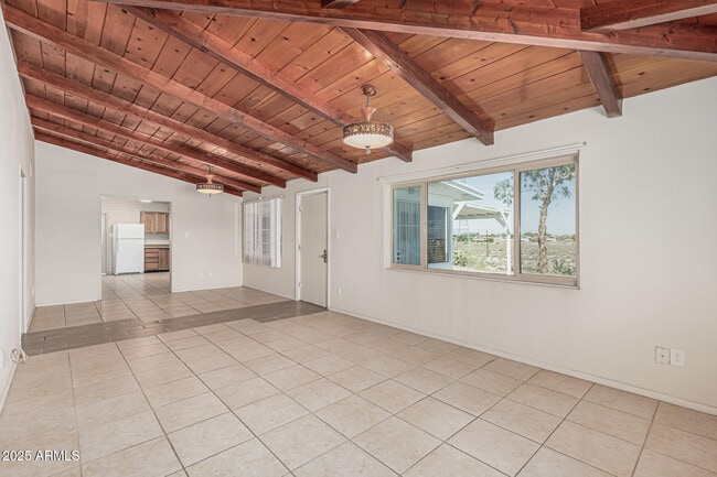 Building Photo - 11441 W Lakeshore Dr