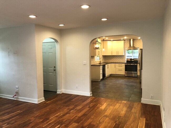 Foto del edificio - 400 SW State St