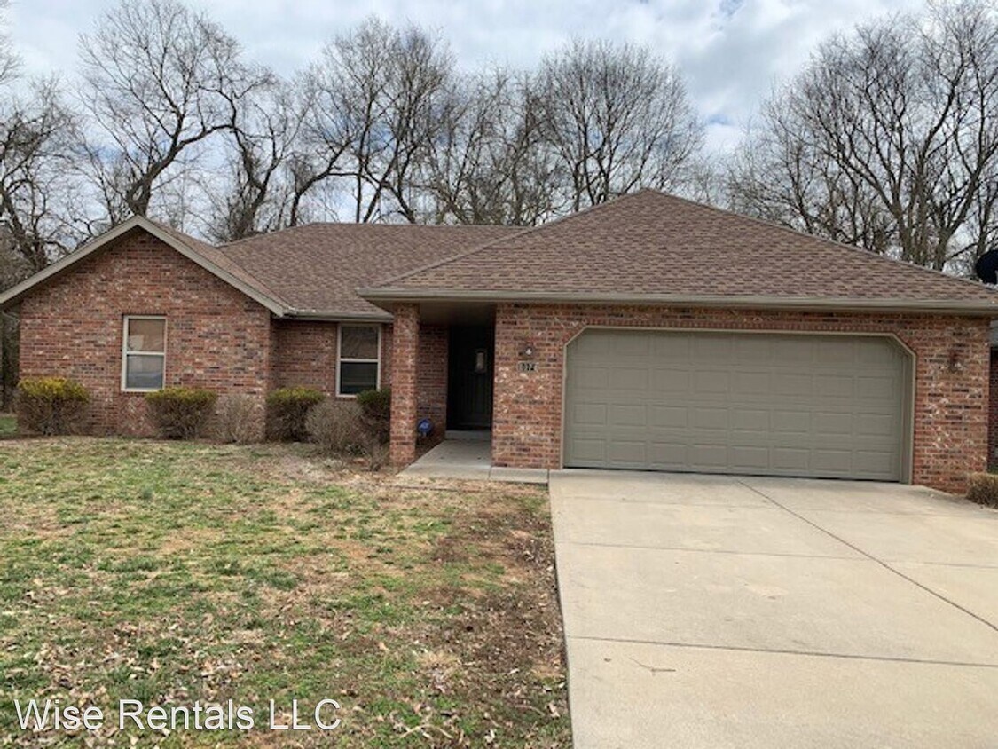Primary Photo - 3 br, 2 bath House - 1074 S Blackwood