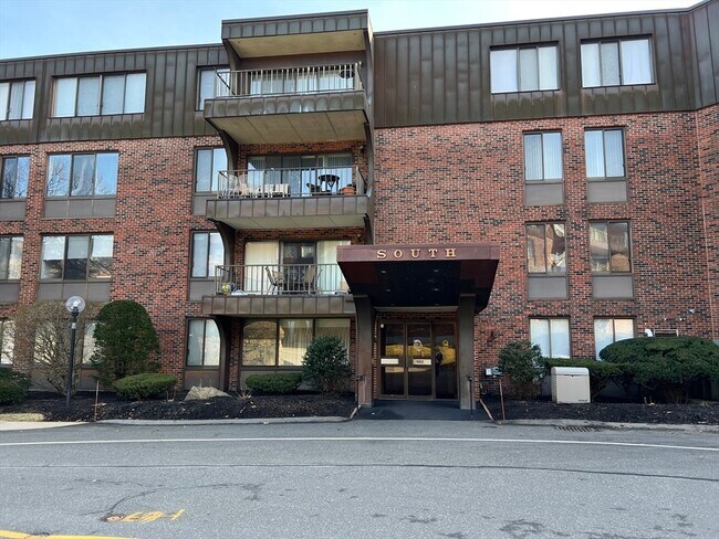 Foto del edificio - 1002 Paradise Rd