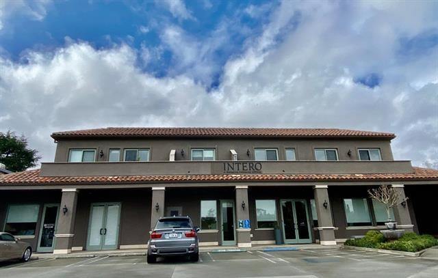 Primary Photo - 520 North Santa Cruz Avenue, Unit #200