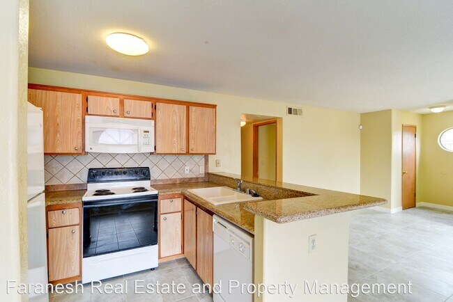 Building Photo - 2 br, 2 bath House - 2980 Juniper Hills Bl...