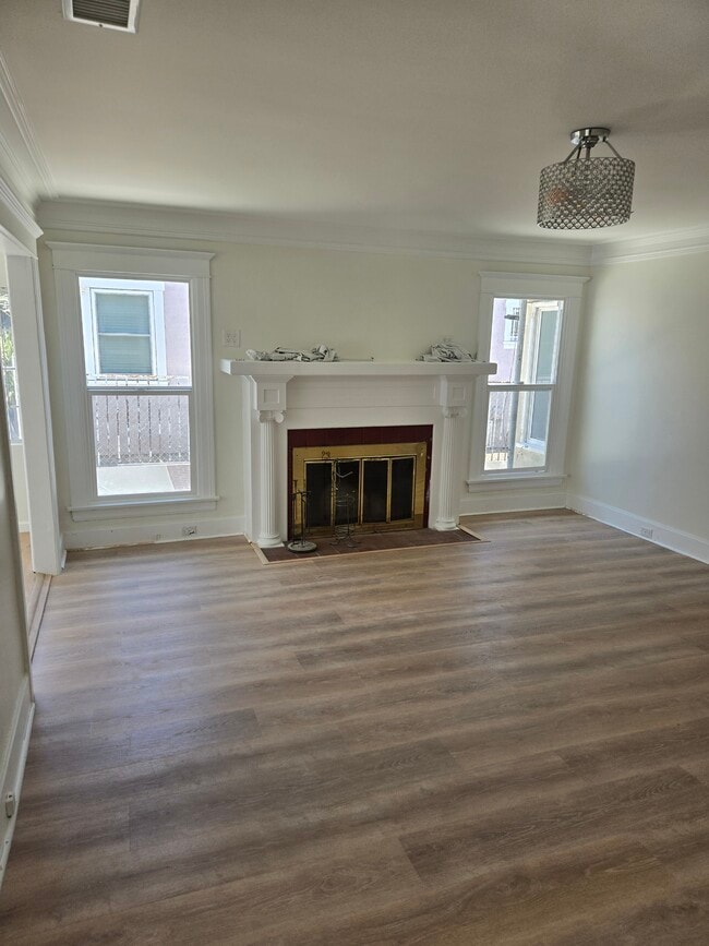 Living room/fireplace - 6412 Fountain Ave