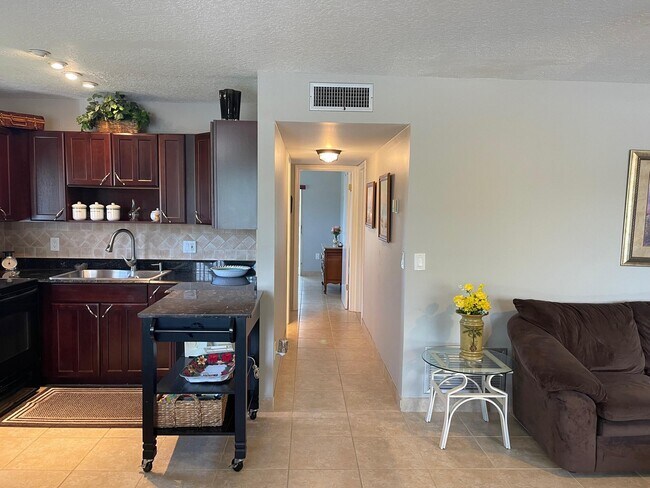 Building Photo - 2878 Donnelly Dr