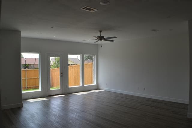 Building Photo - 5657 Woodlands Dr