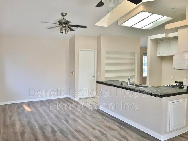 Building Photo - 39442 Long Ridge Dr