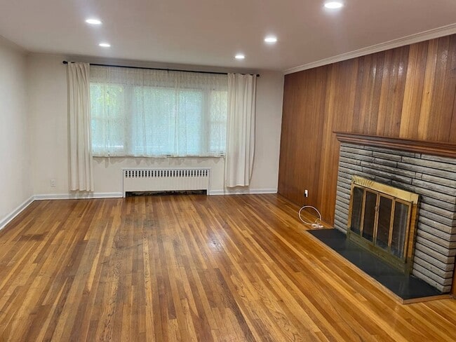 Photo - 75 Elm Ave Apartment