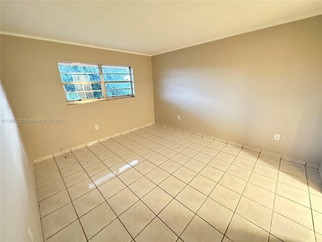 Building Photo - 17101 NW 57th Ave