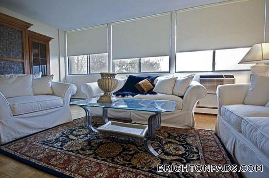 Foto principal - 1455 Commonwealth Ave