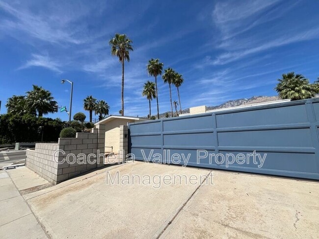 Foto del edificio - 1680 E Mesquite Ave