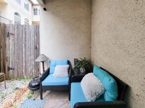 Building Photo - 1421 Bremond St