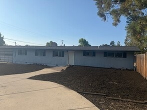 Building Photo - 1801 Siskiyou Blvd
