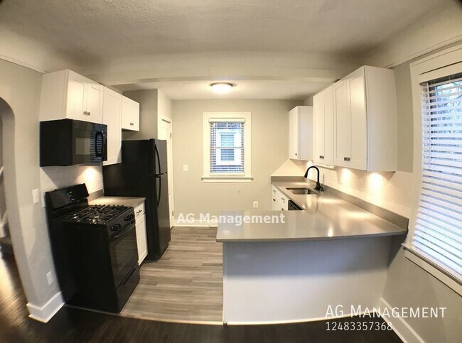 Building Photo - 597 Lowell St