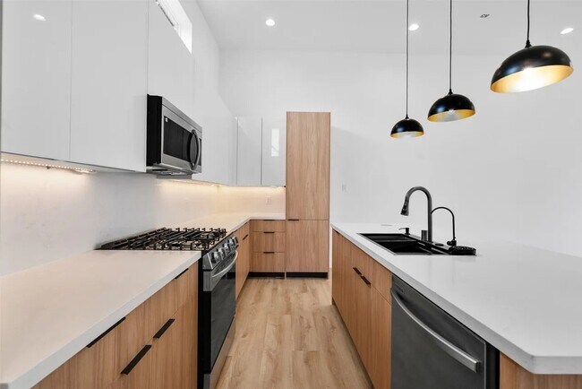 Foto del edificio - 3405 Hutchins St