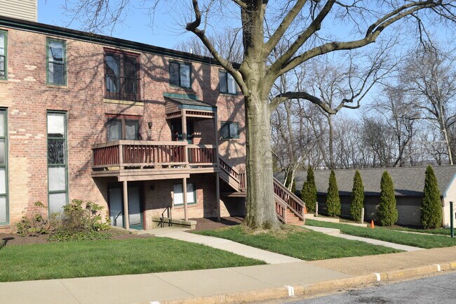 Building Photo - 75 Paladin Dr