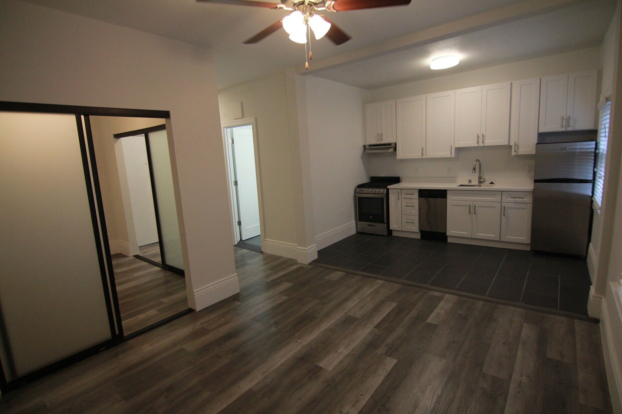 Foto principal - 6432 Yucca St