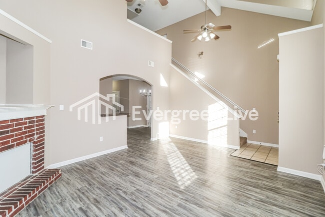 Building Photo - 10178 Sorrento Pl