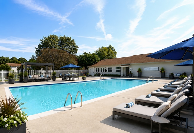 Piscina - Hampton Apartments