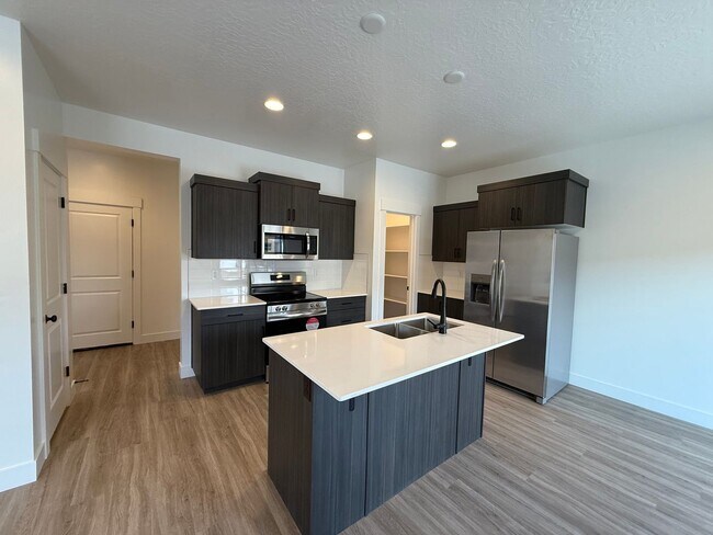 Foto del edificio - Brand New Townhome