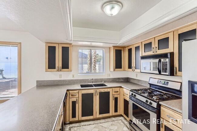 Foto del edificio - 2 WEEKS FREE RENT IF MOVED IN BY 11/15/202...
