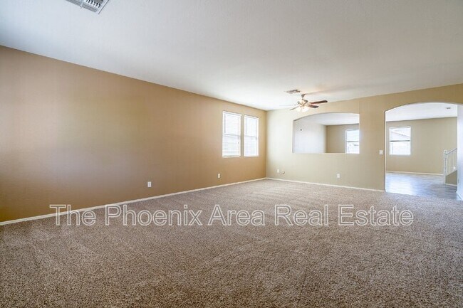 Building Photo - 45992 W Dutchman Dr