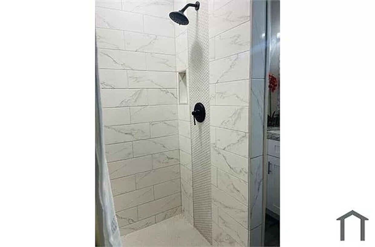 Building Photo - Discover Your Dream Home: 122 4th Jpv Stre...