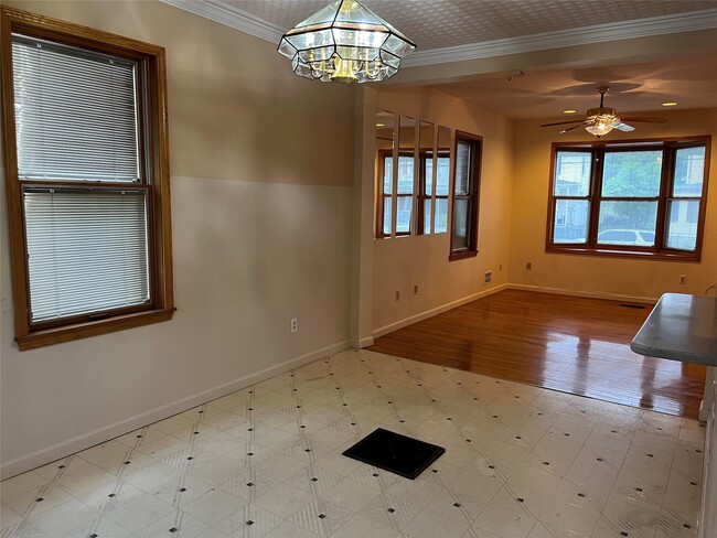 Building Photo - 20 Demarest Ave