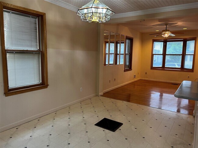 Foto del edificio - 20 Demarest Ave