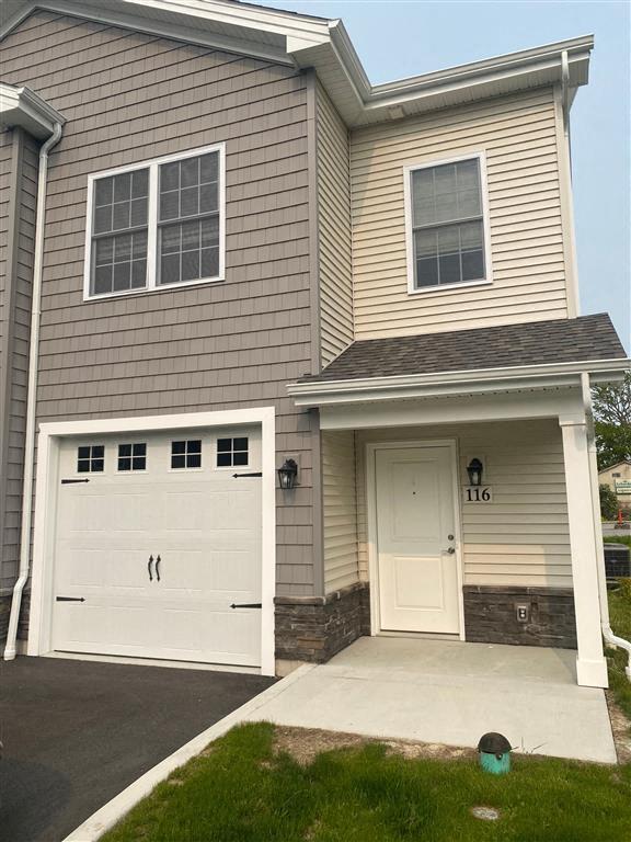 Building Photo - Greens on Dodge