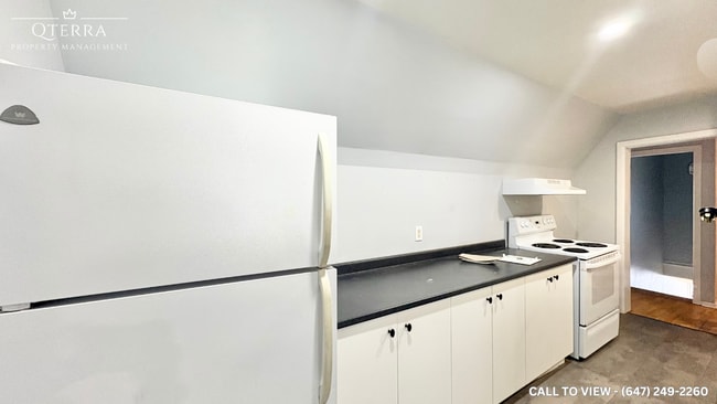 Building Photo - 100 Sherbrooke Av