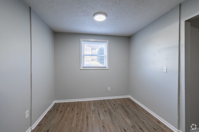 2 habitaciones, 1,5 baños - 837 pies cuadrados - Área de comedor - Sirena Gordon Apartments