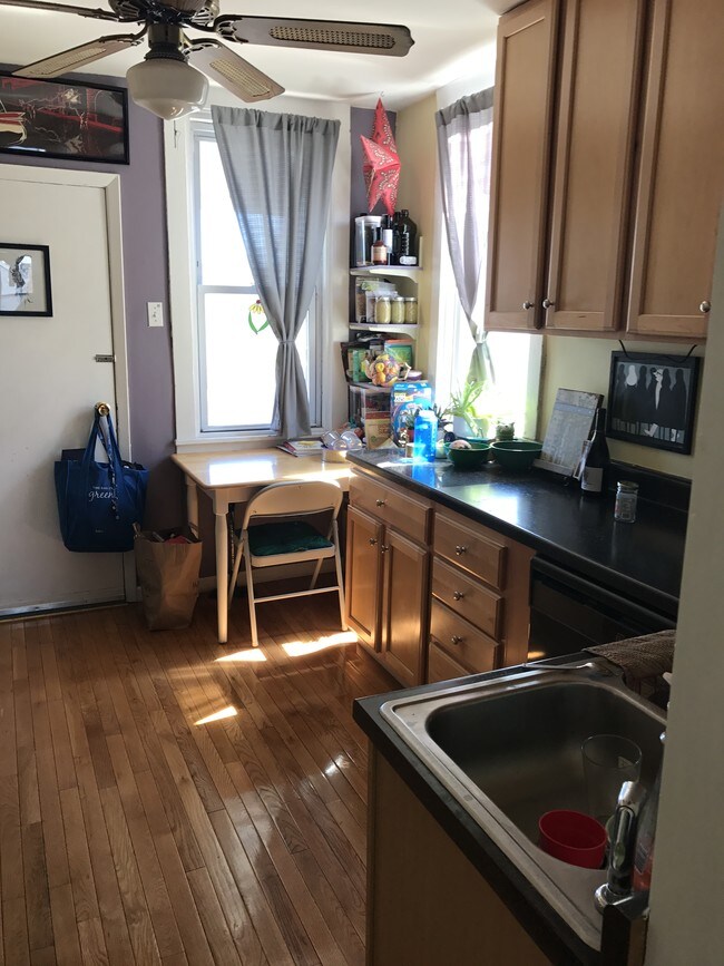 Interior Photo - 2523 N Fairfield Ave