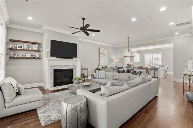 Foto del edificio - 160 Clover Ct