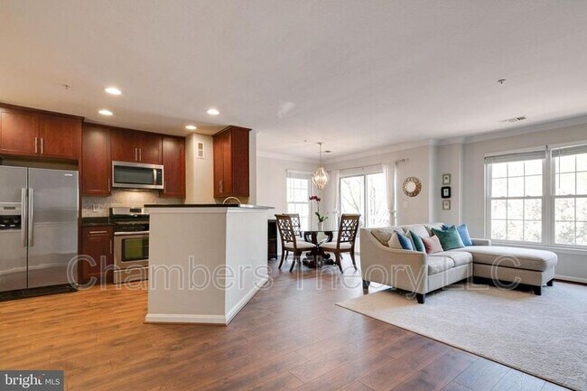 Building Photo - 12813 Fair Briar Ln