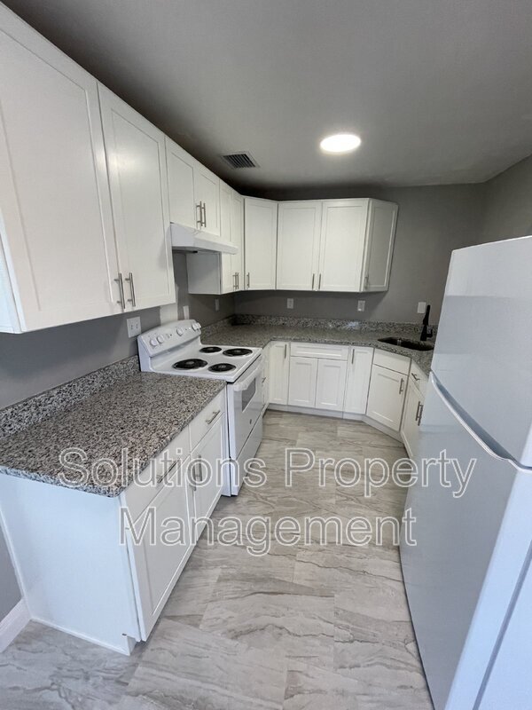 Foto del edificio - 2466 Pepper Ave