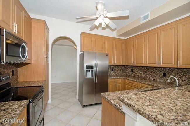 Building Photo - 2 br, 2 bath  - 7981 Exeter Blvd W