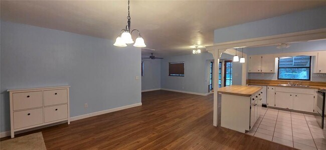 Foto del edificio - 17451 Southside Ct