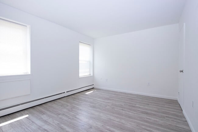 Bright, Clean and Spacious Bedrooms - High Park Terrace