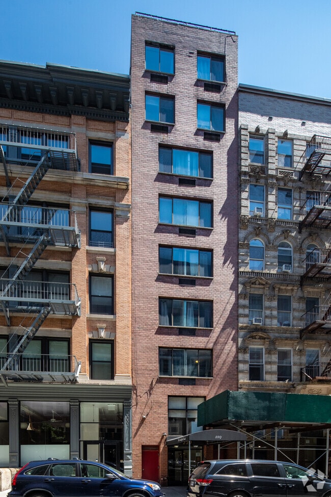 Building Photo - 229 E 24th St