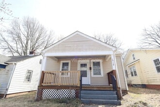 Building Photo - 1910 Chicago Ave